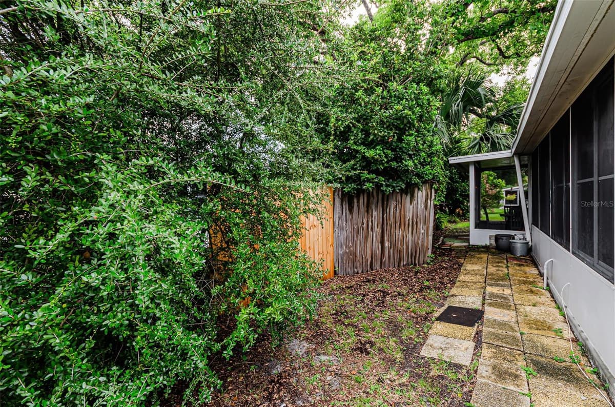 830 CAMBRIDGE COURT — photo 33 of 49