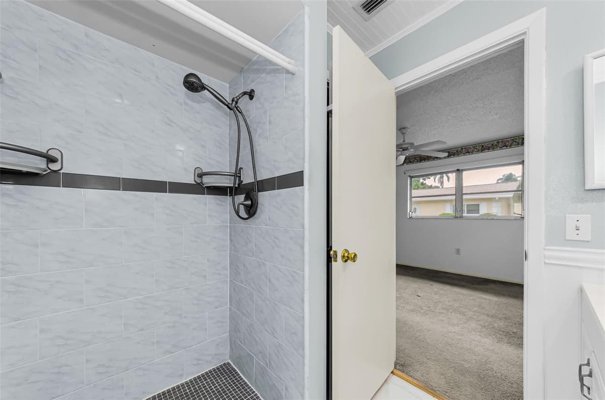830 CAMBRIDGE COURT — photo 23 of 49