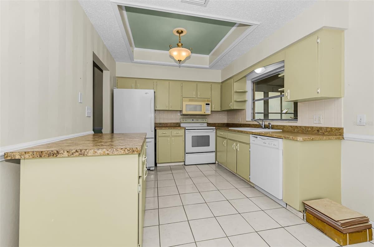 830 CAMBRIDGE COURT — photo 12 of 49