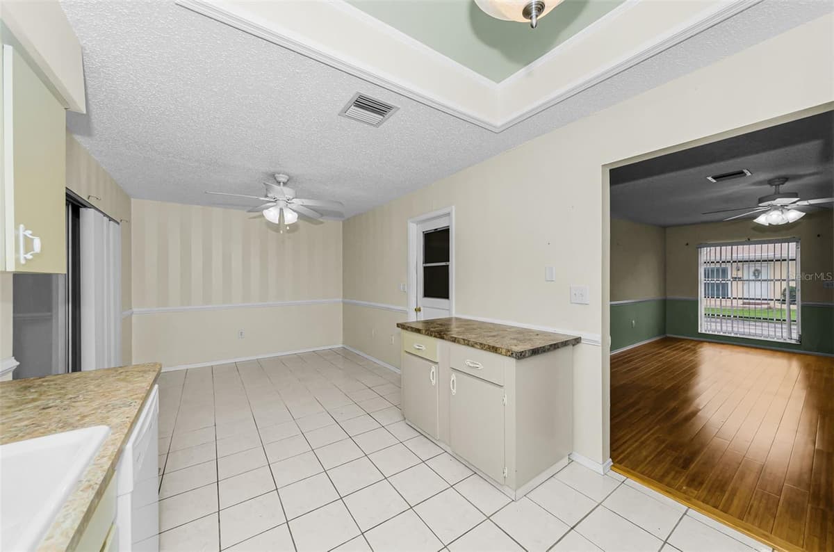 830 CAMBRIDGE COURT — photo 14 of 49