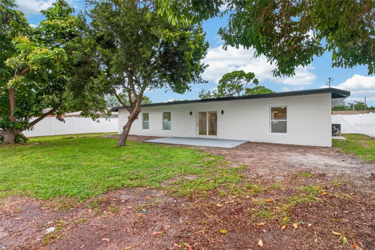 599 WOODLAND DRIVE — photo 49 of 58