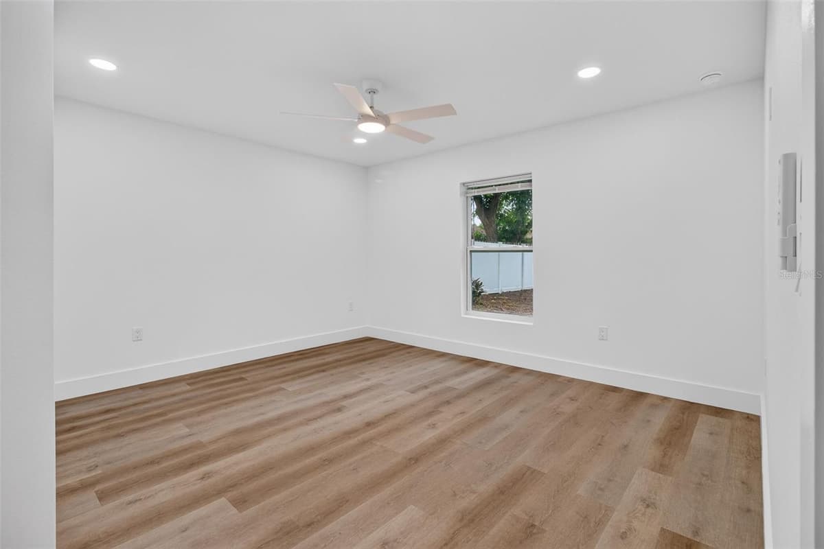 599 WOODLAND DRIVE — photo 34 of 58
