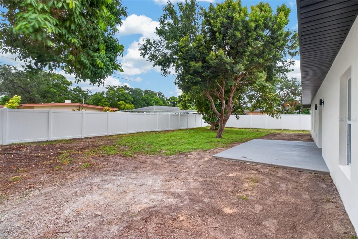 599 WOODLAND DRIVE — photo 47 of 58