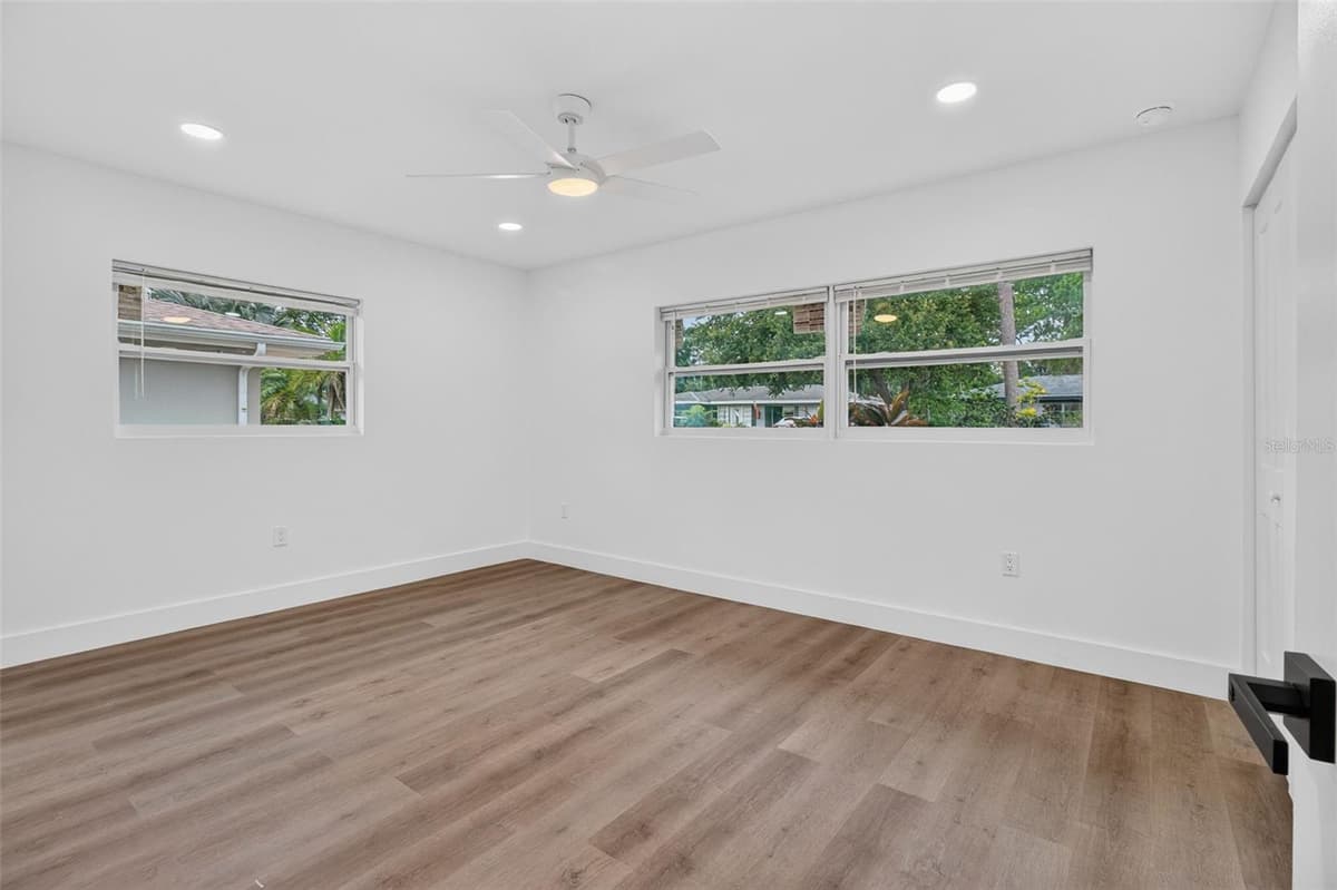 599 WOODLAND DRIVE — photo 42 of 58