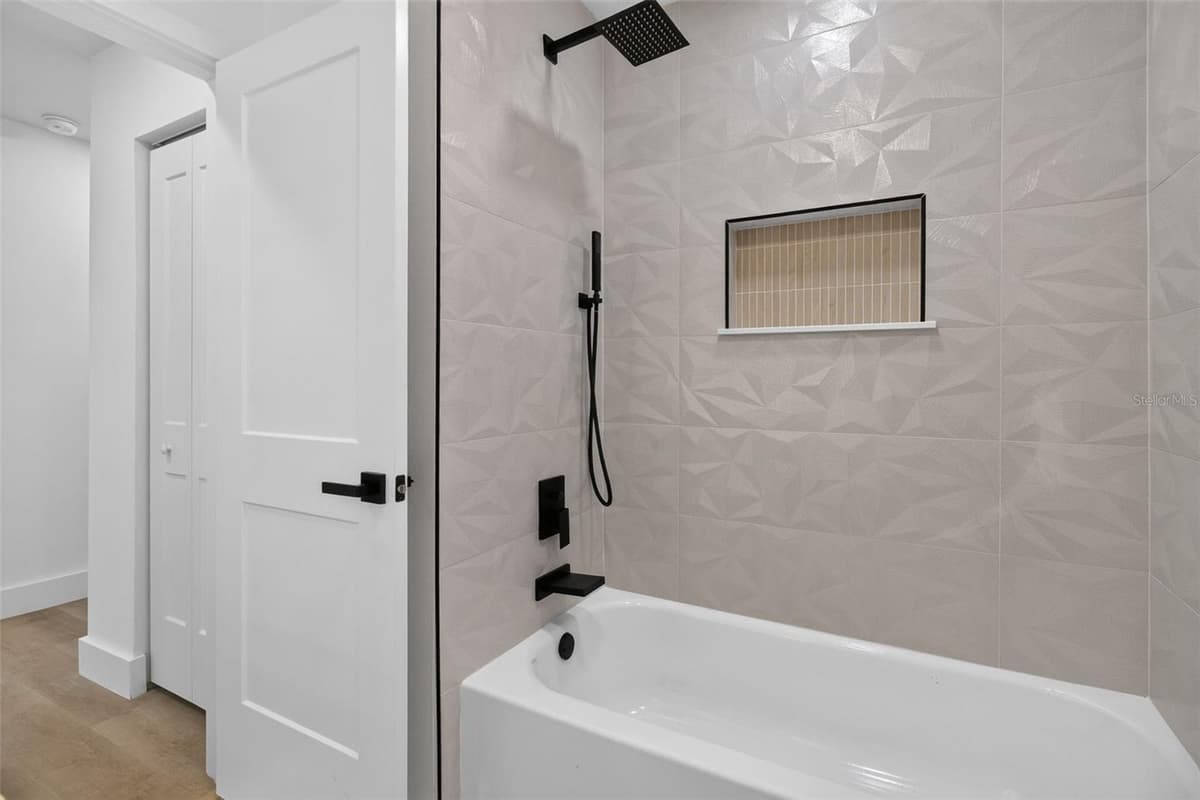 599 WOODLAND DRIVE — photo 44 of 58