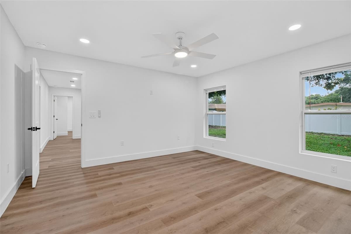 599 WOODLAND DRIVE — photo 22 of 58