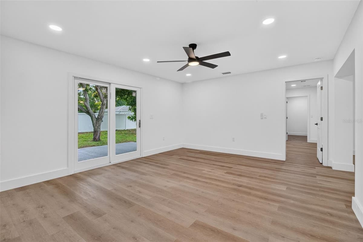 599 WOODLAND DRIVE — photo 30 of 58