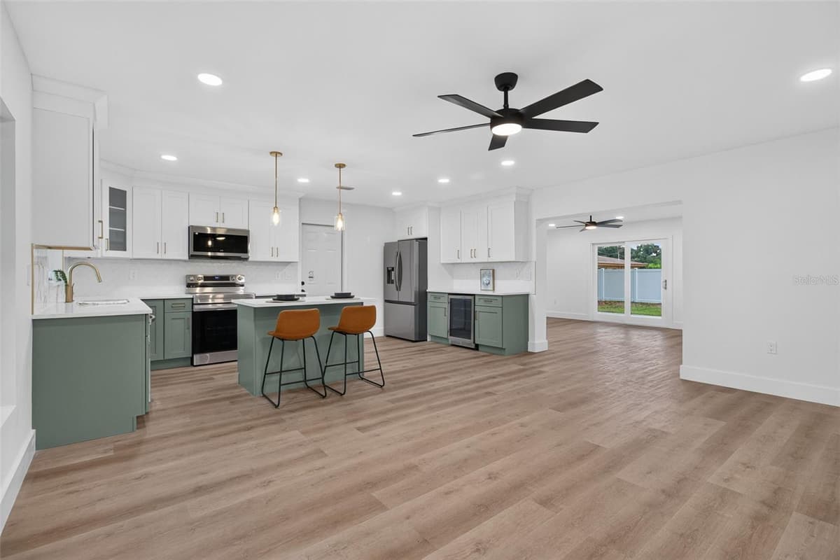 599 WOODLAND DRIVE — photo 8 of 58