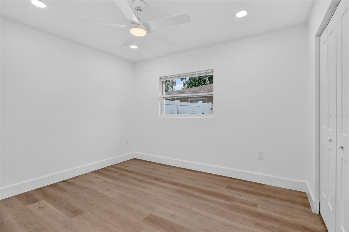 599 WOODLAND DRIVE — photo 38 of 58