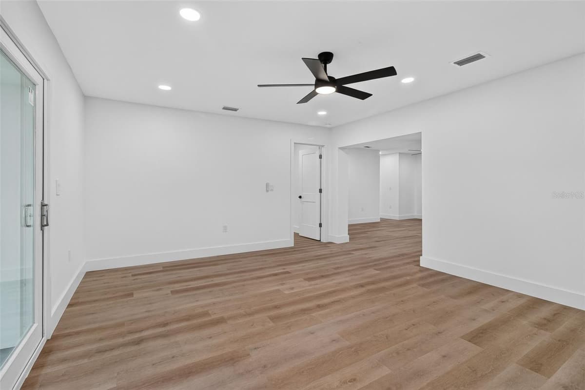 599 WOODLAND DRIVE — photo 31 of 58