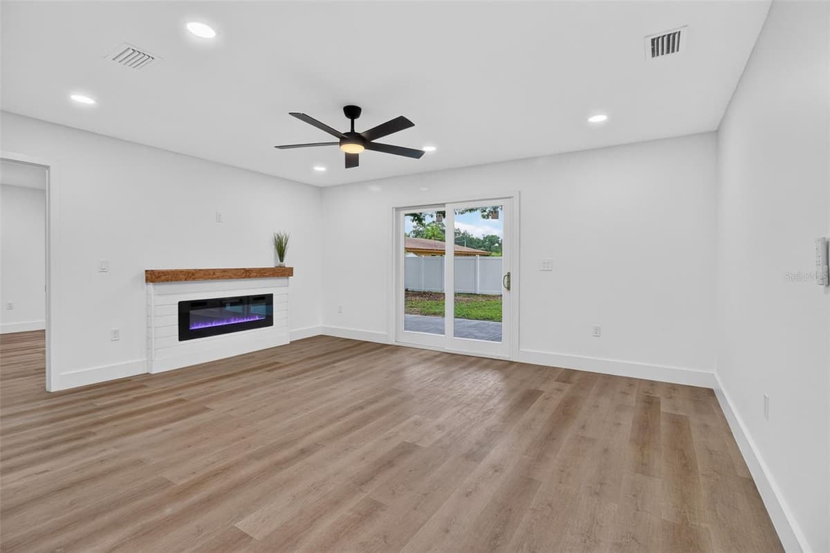 599 WOODLAND DRIVE — photo 29 of 58