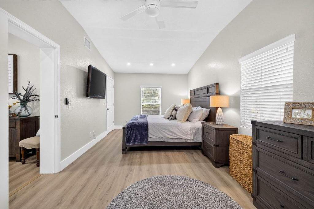4601 CLARK AVENUE — photo 15 of 38