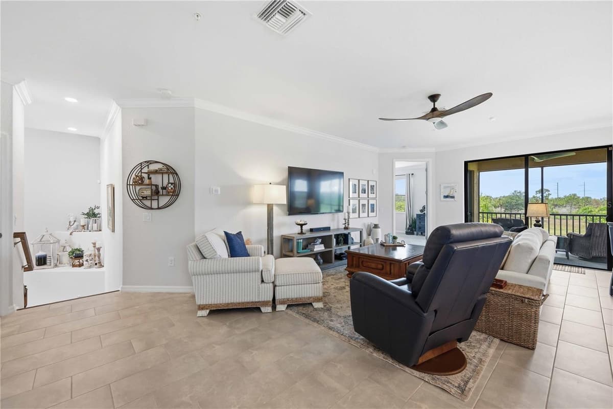 10821 TARFLOWER DRIVE — photo 13 of 99