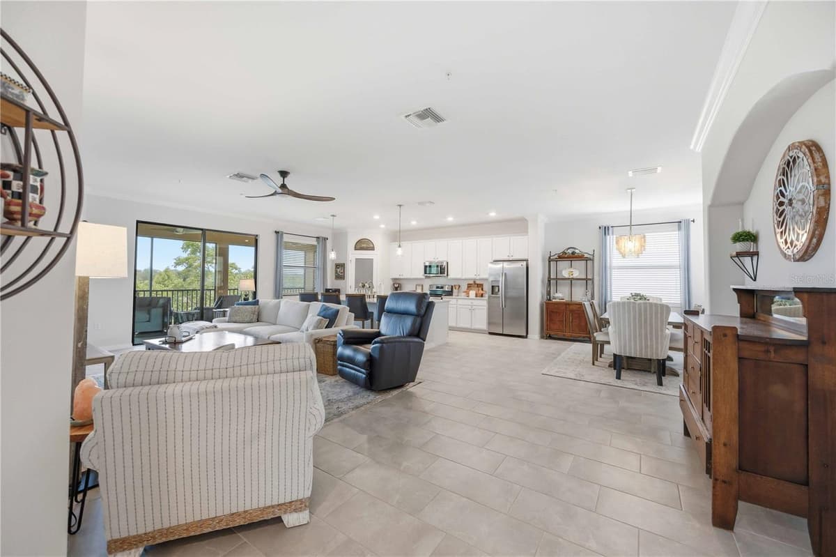 10821 TARFLOWER DRIVE — photo 10 of 99