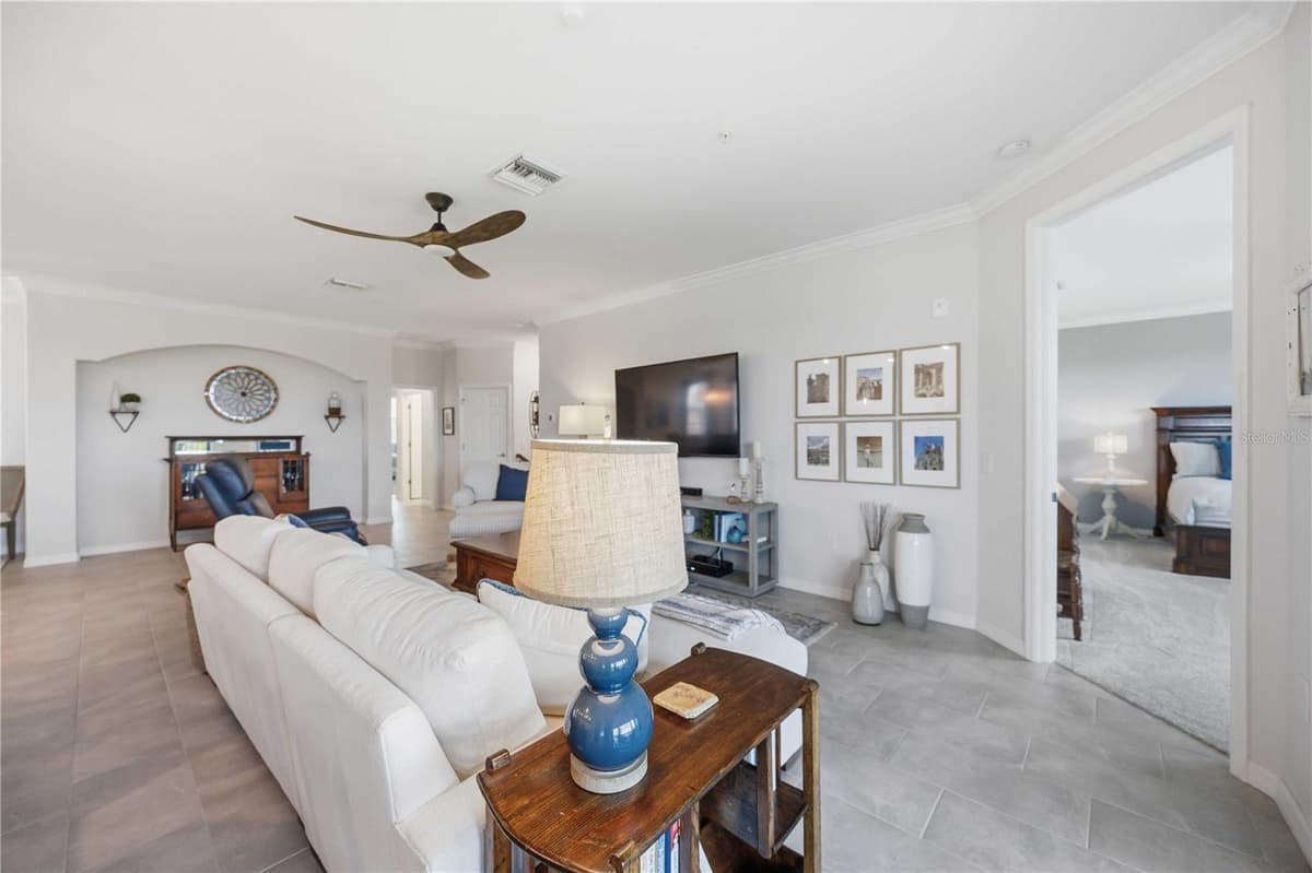10821 TARFLOWER DRIVE — photo 15 of 99