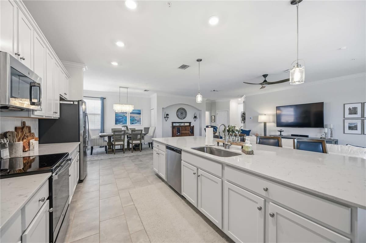 10821 TARFLOWER DRIVE — photo 18 of 99