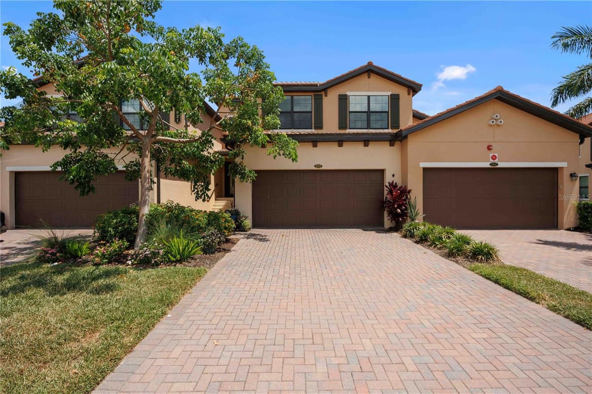 10821 TARFLOWER DRIVE — photo 3 of 99