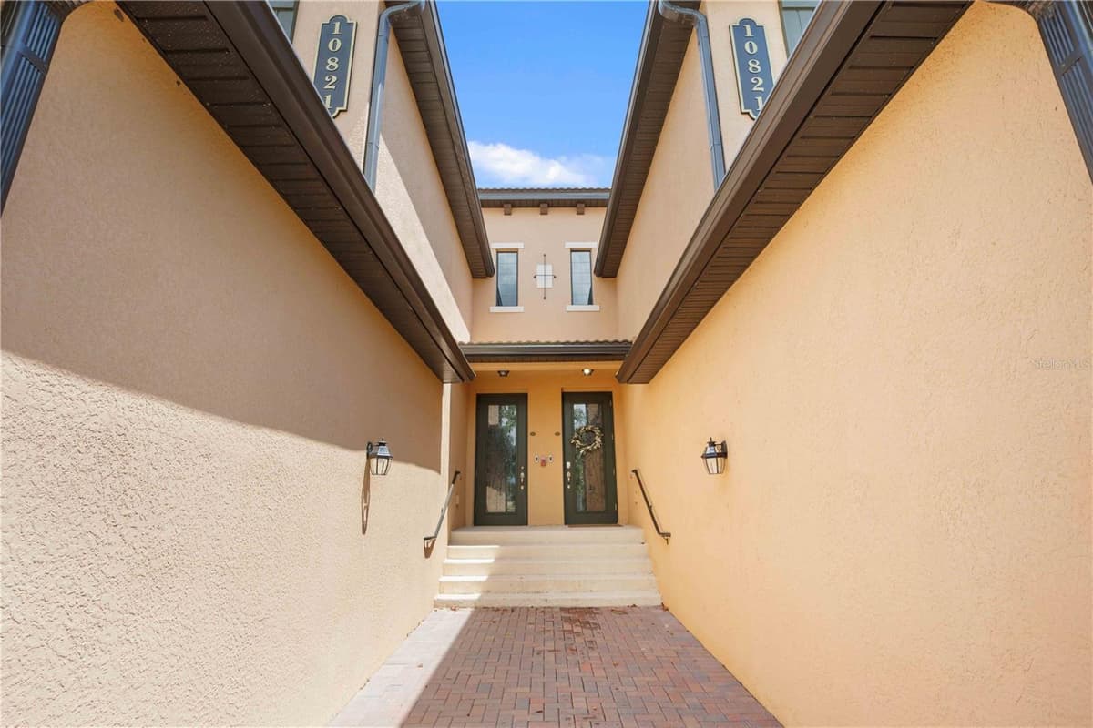 10821 TARFLOWER DRIVE — photo 4 of 99