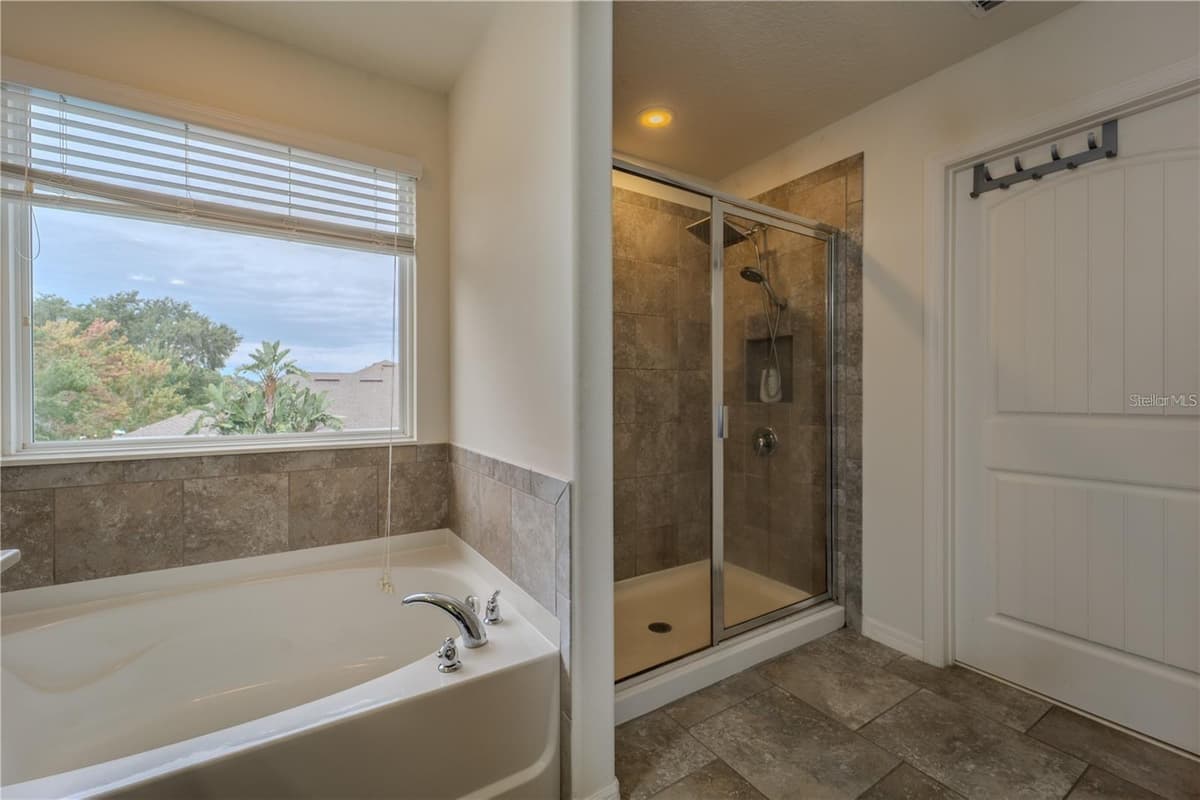 4024 BLAZEWATER COURT — photo 24 of 38