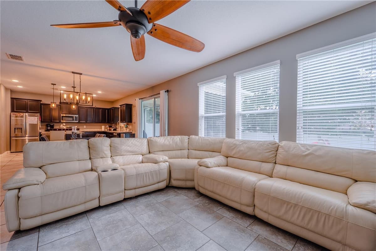 4024 BLAZEWATER COURT — photo 11 of 38