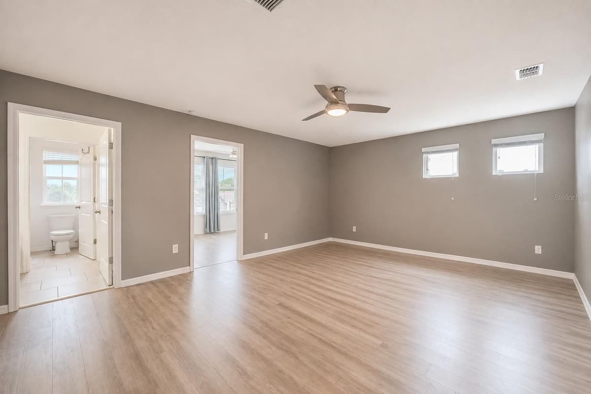 4024 BLAZEWATER COURT — photo 14 of 38