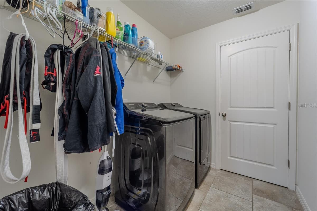 4024 BLAZEWATER COURT — photo 28 of 38