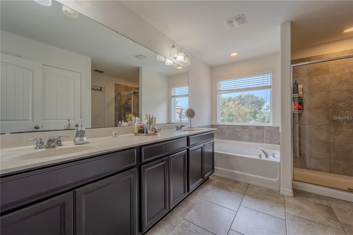 4024 BLAZEWATER COURT — photo 21 of 38