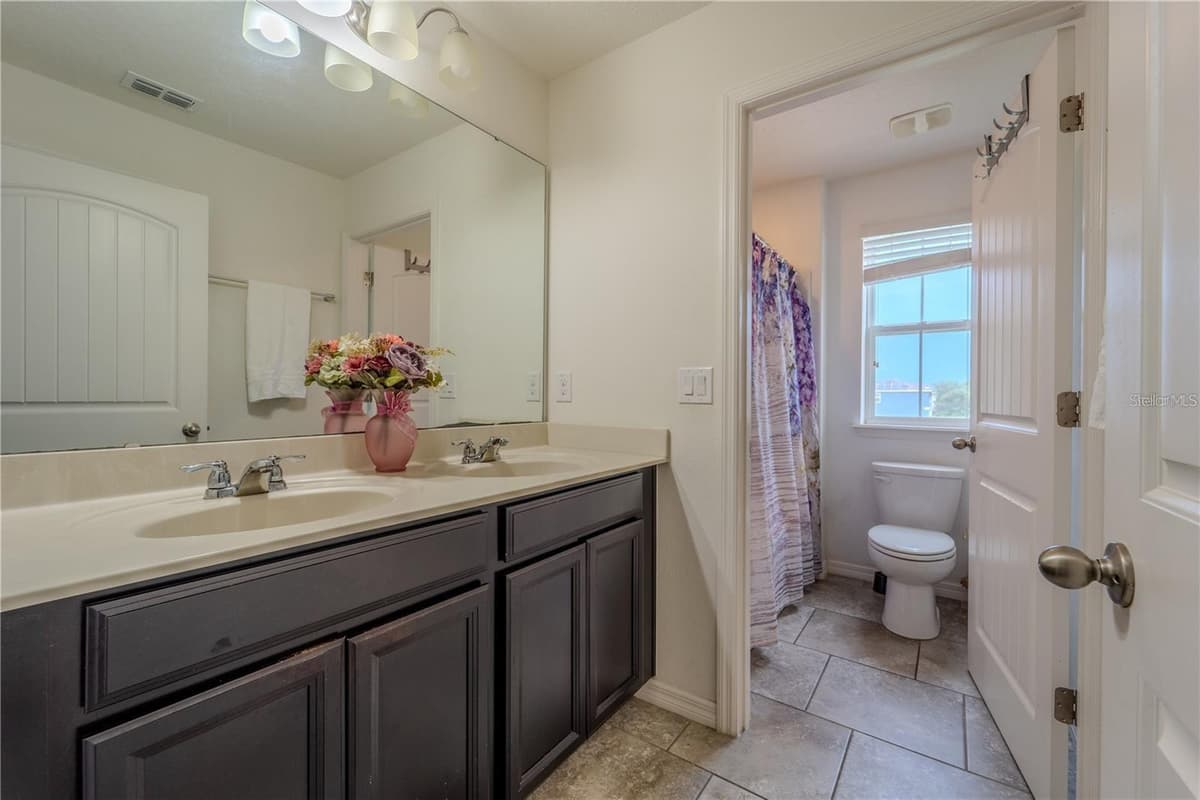 4024 BLAZEWATER COURT — photo 13 of 38