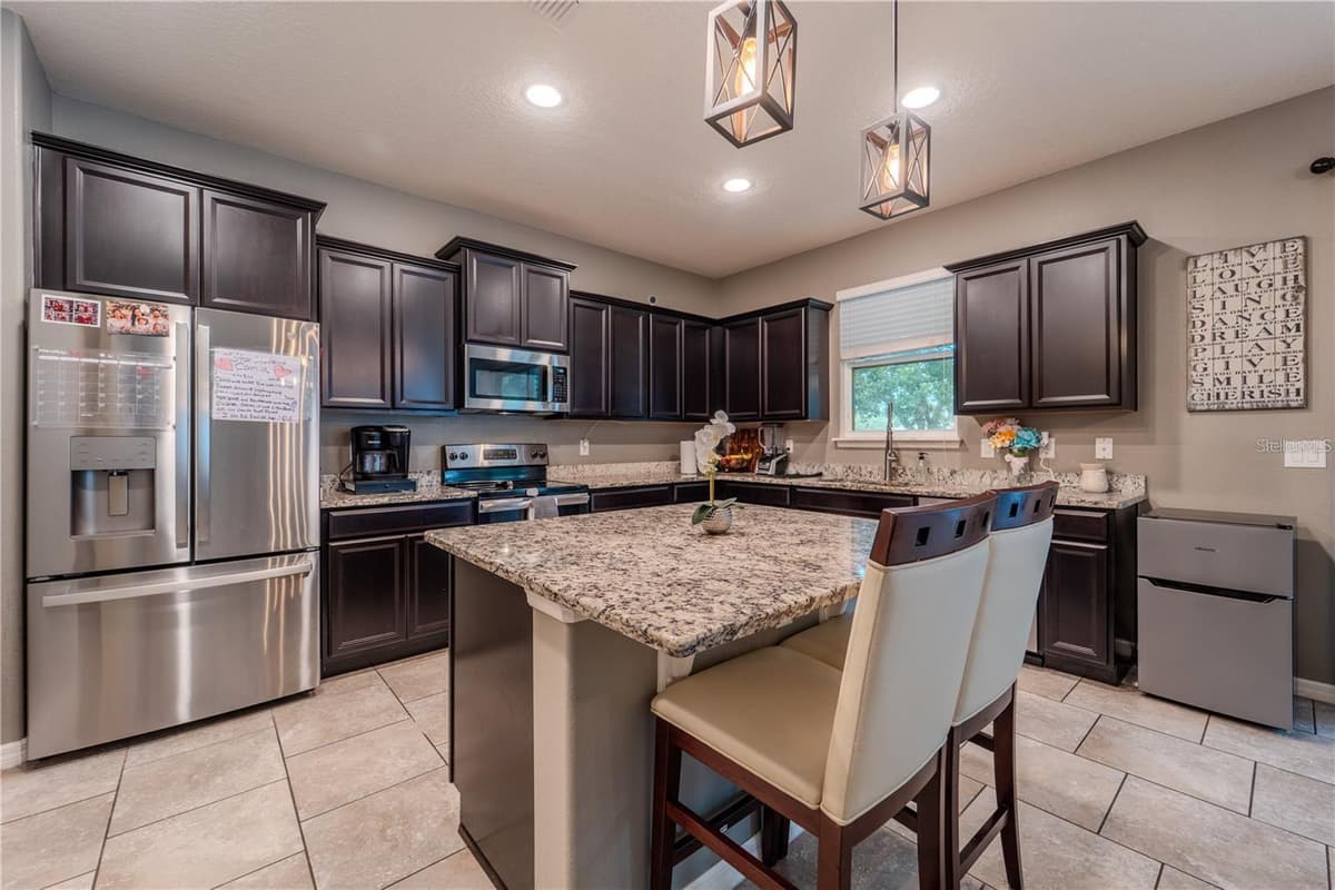 4024 BLAZEWATER COURT — photo 4 of 38