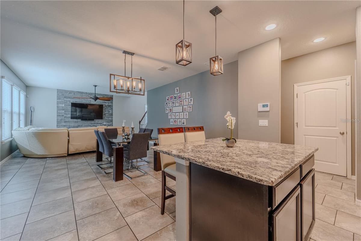 4024 BLAZEWATER COURT — photo 7 of 38