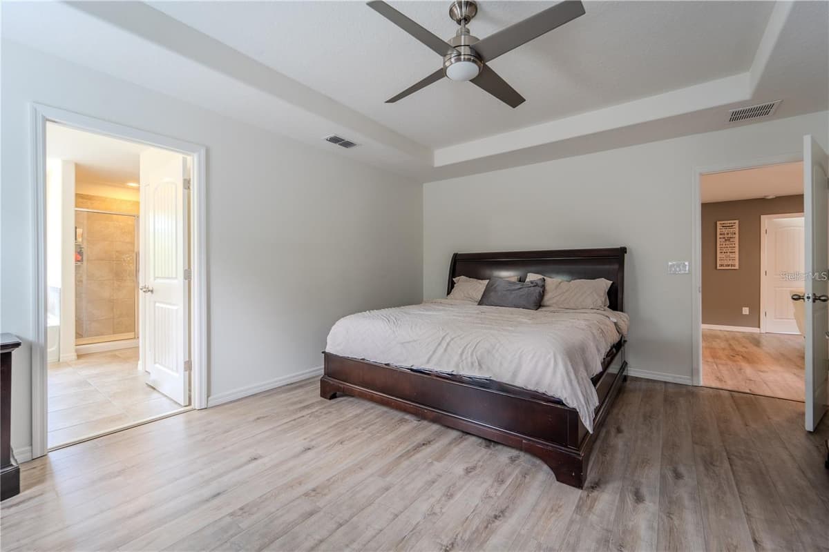 4024 BLAZEWATER COURT — photo 20 of 38