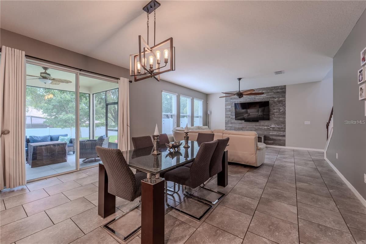 4024 BLAZEWATER COURT — photo 6 of 38