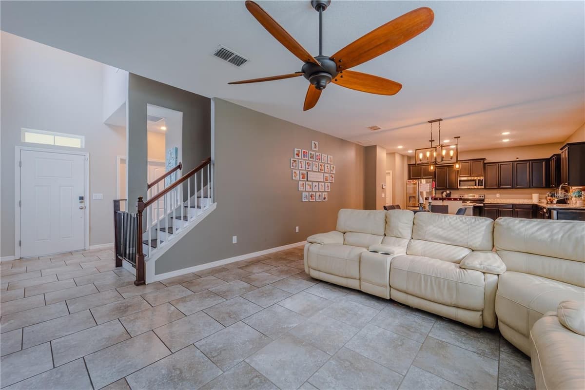 4024 BLAZEWATER COURT — photo 10 of 38