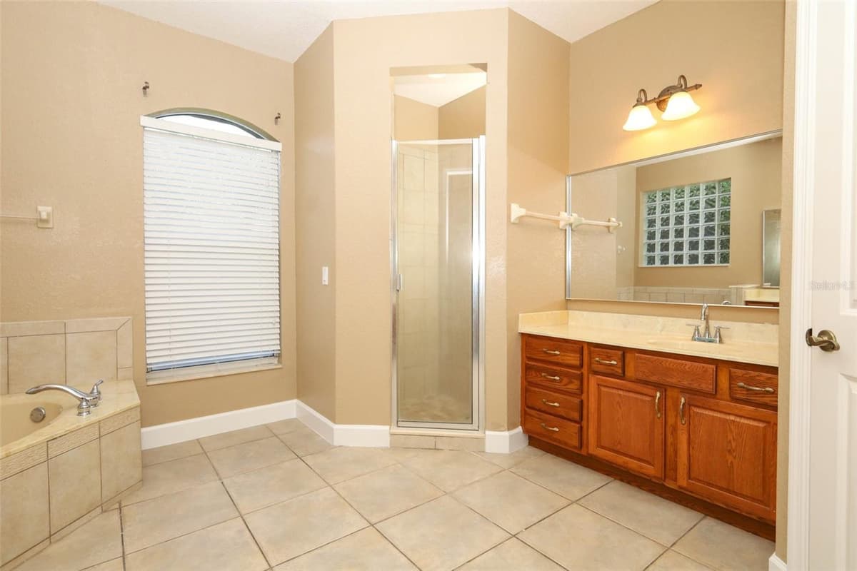 11712 RAMBLING OAK BOULEVARD — photo 24 of 84