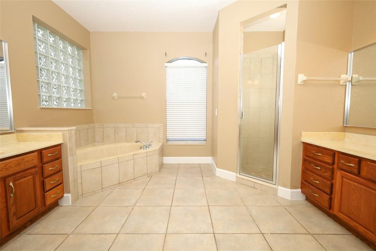 11712 RAMBLING OAK BOULEVARD — photo 25 of 84