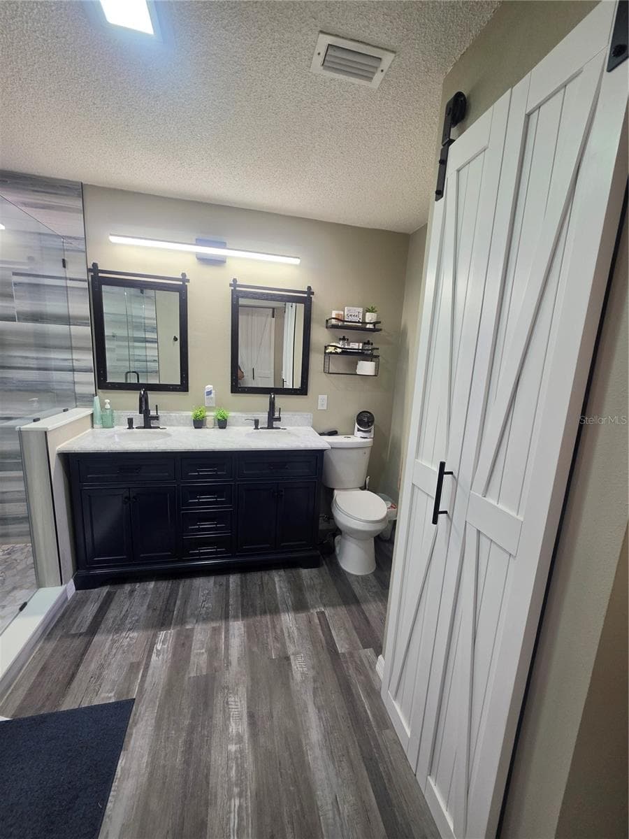 1380 EAGLE AVENUE — photo 11 of 21