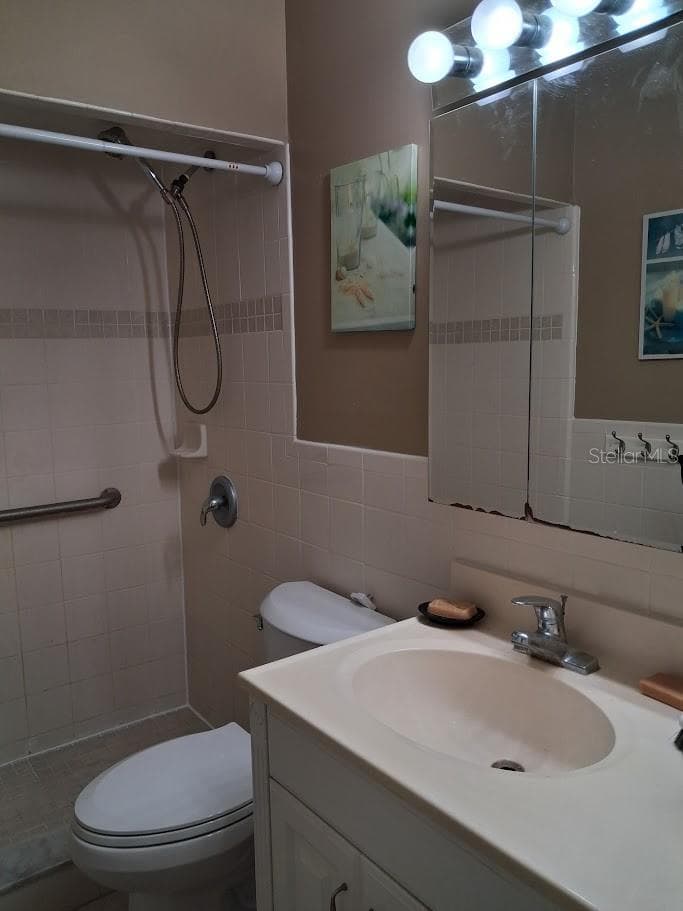 4744 AZALEA DRIVE — photo 13 of 26