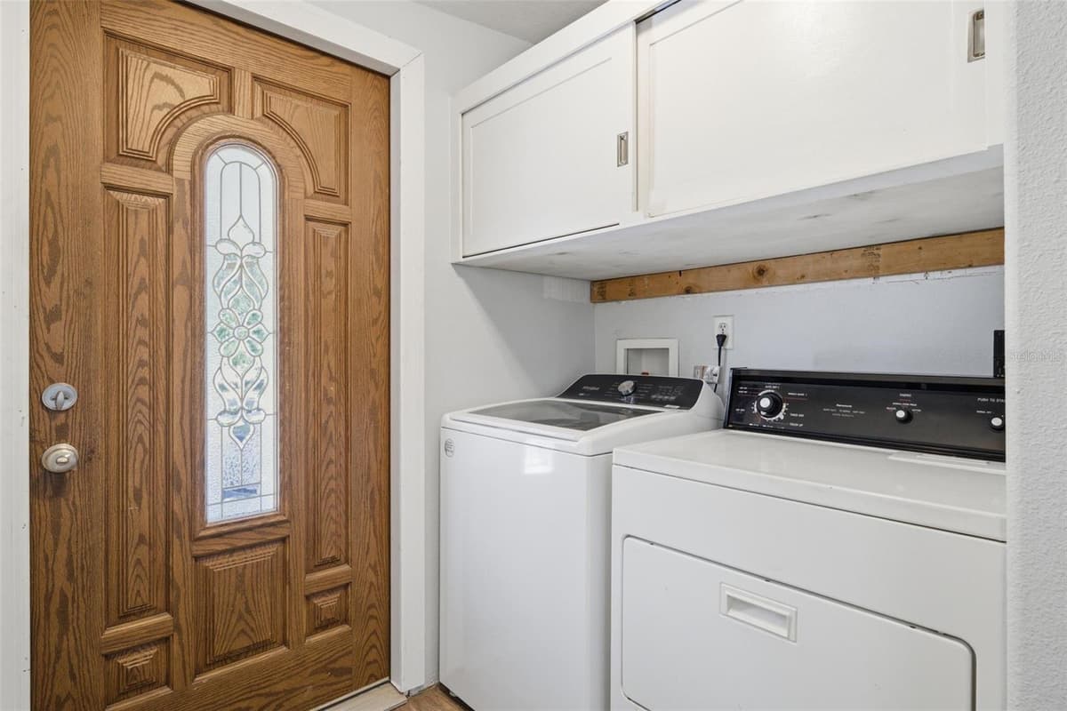 2295 STONEBROOK DRIVE — photo 31 of 63