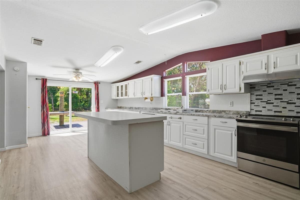 2295 STONEBROOK DRIVE — photo 9 of 63