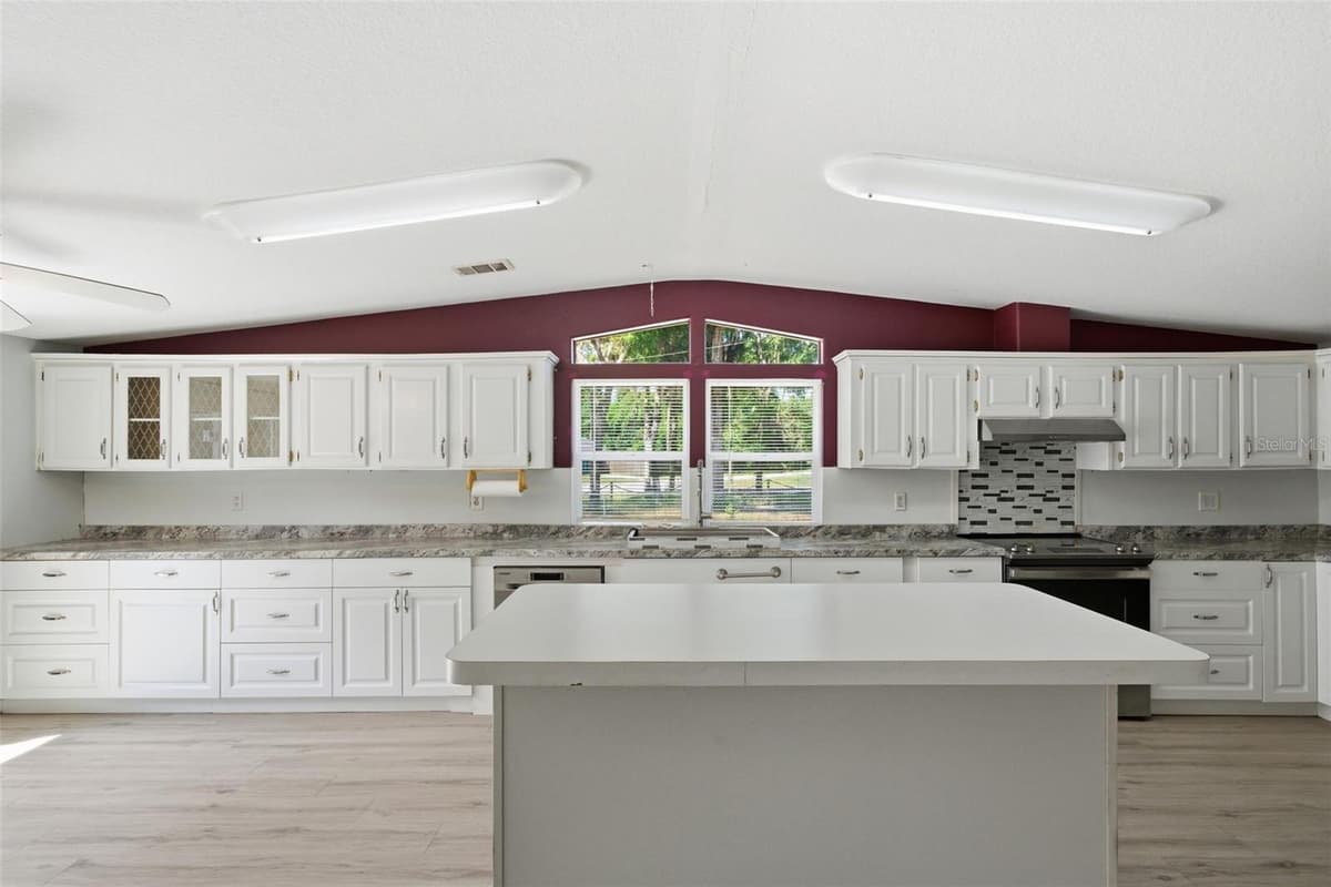 2295 STONEBROOK DRIVE — photo 10 of 63