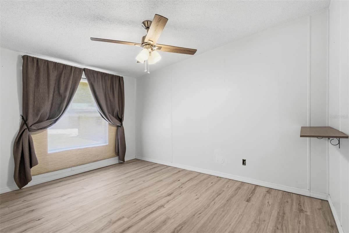 2295 STONEBROOK DRIVE — photo 26 of 63