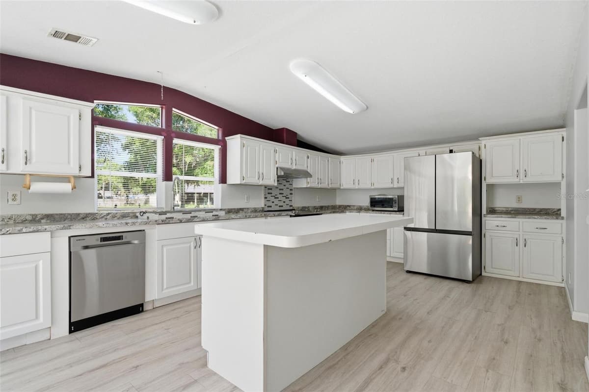 2295 STONEBROOK DRIVE — photo 8 of 63
