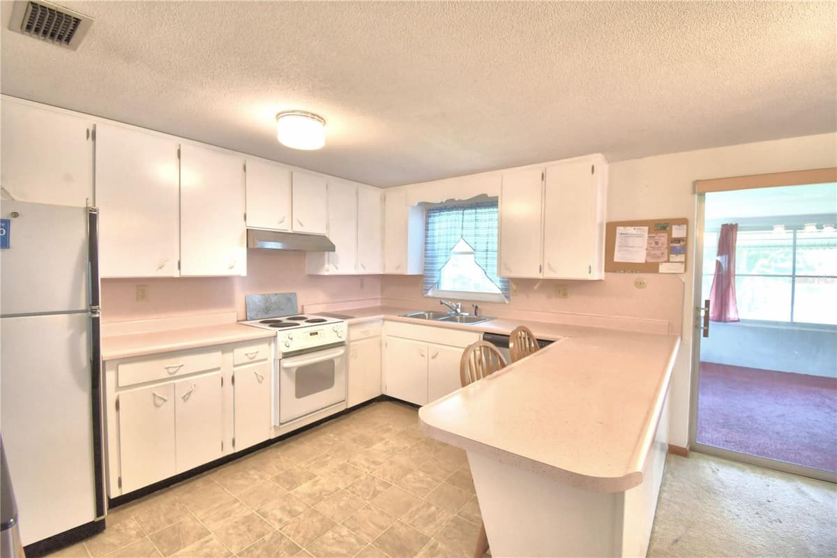 2521 MCCRANIE PLACE — photo 10 of 49