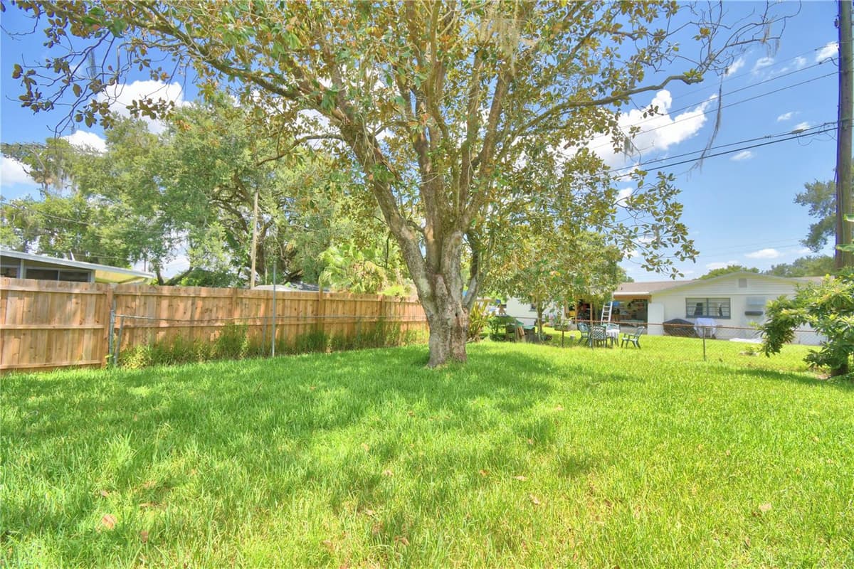 2521 MCCRANIE PLACE — photo 42 of 49