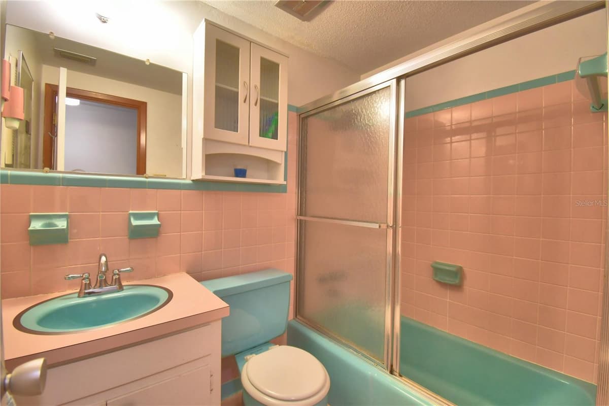 2521 MCCRANIE PLACE — photo 15 of 49