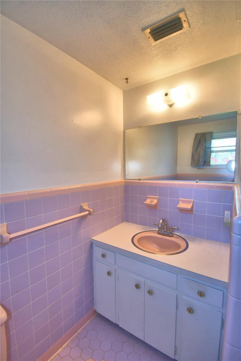 2521 MCCRANIE PLACE — photo 24 of 49