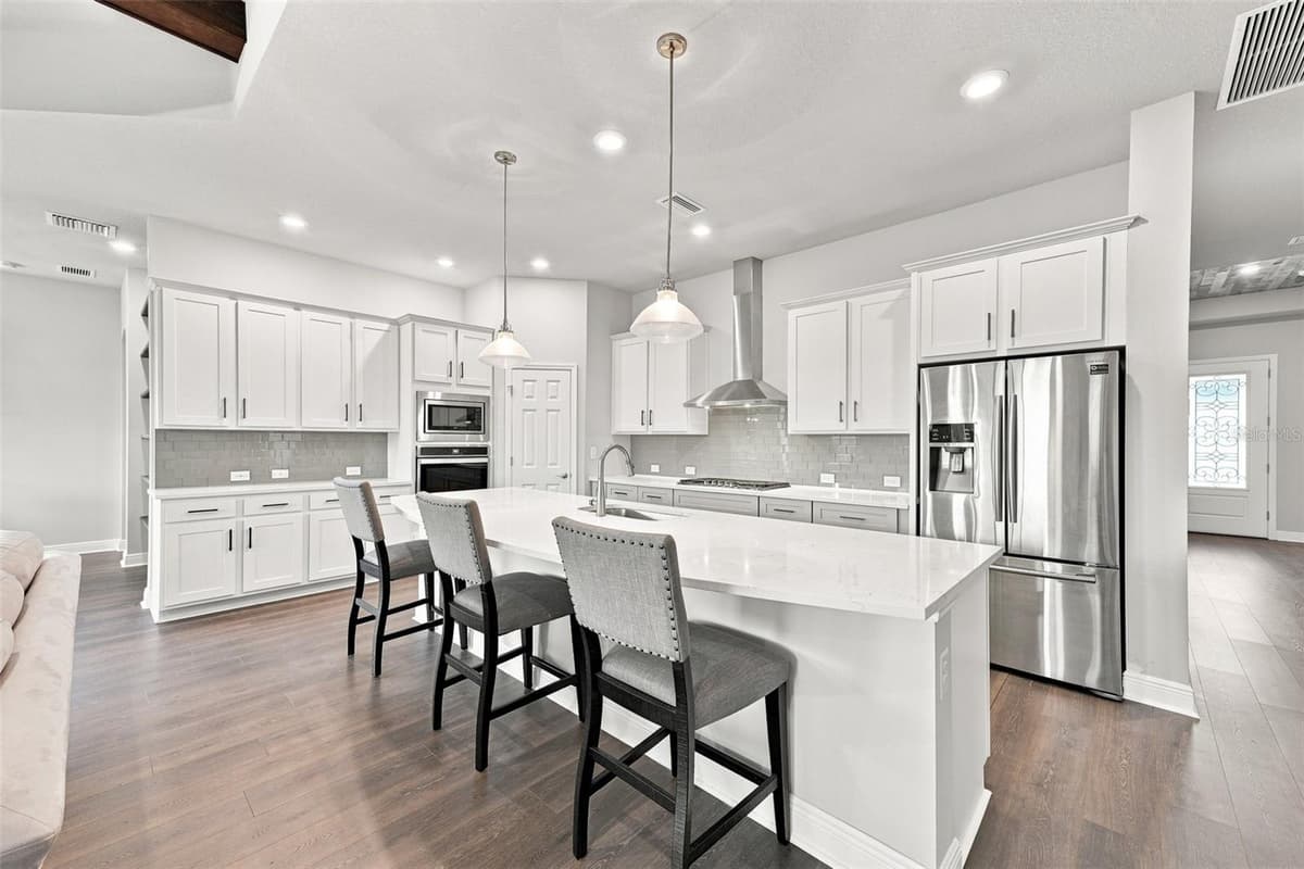 5335 SILVER SUN DRIVE — photo 11 of 58