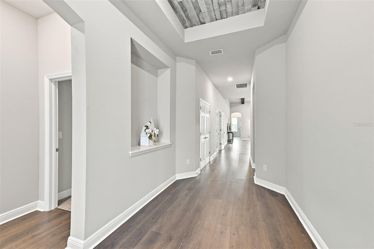 5335 SILVER SUN DRIVE — photo 4 of 58