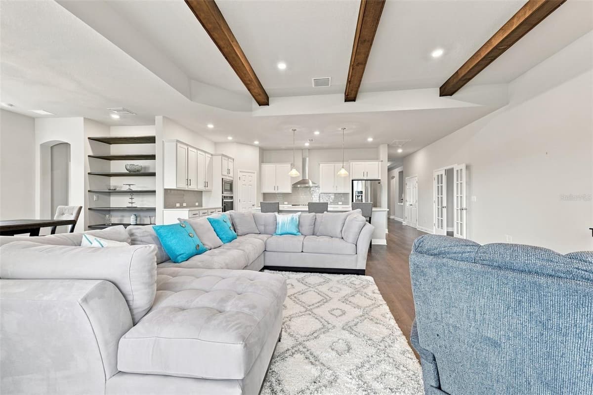 5335 SILVER SUN DRIVE — photo 10 of 58