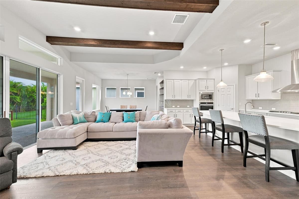 5335 SILVER SUN DRIVE — photo 7 of 58